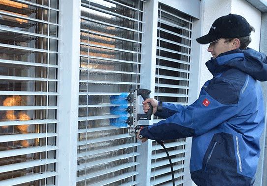 Außenjalousienreinigung, Jalousienreinigung